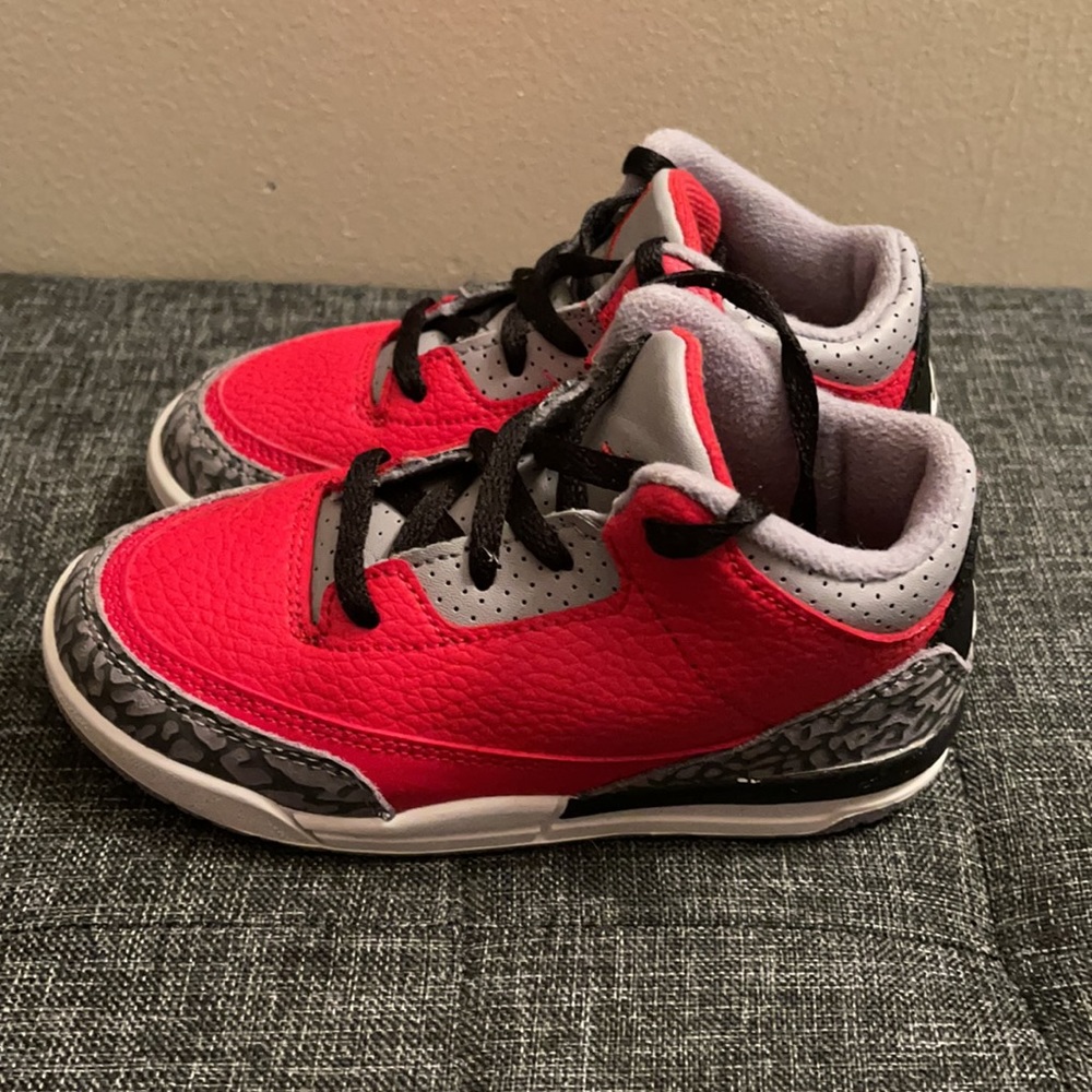 Jordan 3 - Picture 2 of 4